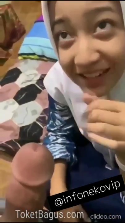Jilbab SMP pulang sekolah malah diajarin nyepong